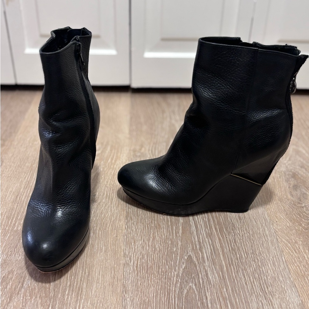 Sam Edelman wedge boot black size 10